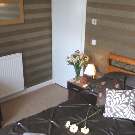 فيلا Carvetii - Gemini House - 4 Bed House Sleeps Up To 8 People Tillicoultry المظهر الخارجي الصورة