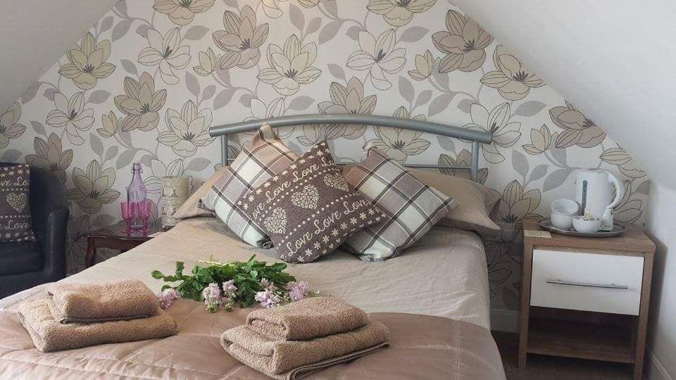 فيلا Carvetii - Gemini House - 4 Bed House Sleeps Up To 8 People Tillicoultry المظهر الخارجي الصورة
