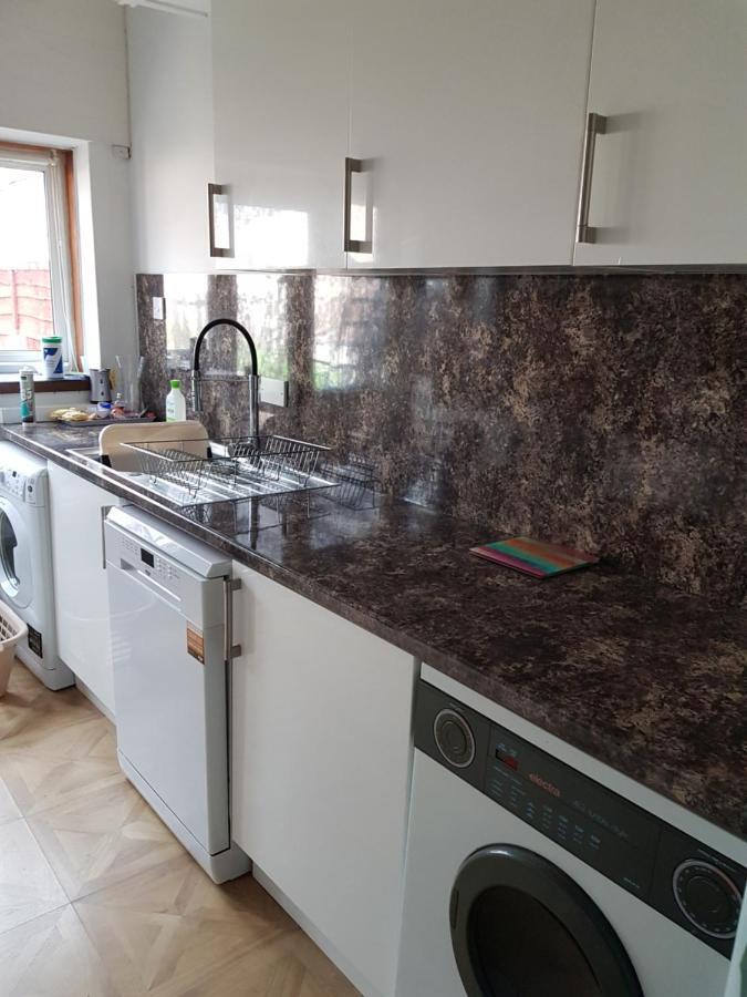 فيلا Carvetii - Gemini House - 4 Bed House Sleeps Up To 8 People Tillicoultry المظهر الخارجي الصورة